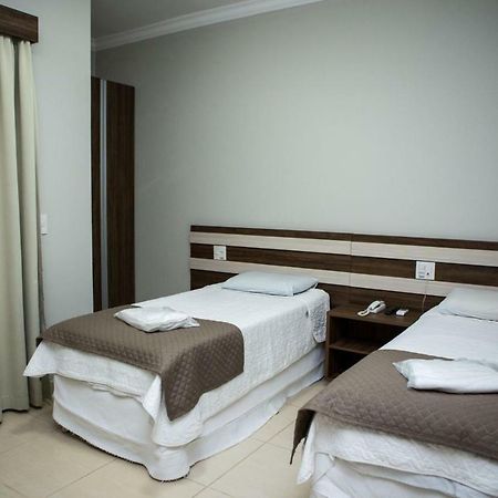 Hotel Avenida Joao Pinheiro Esterno foto