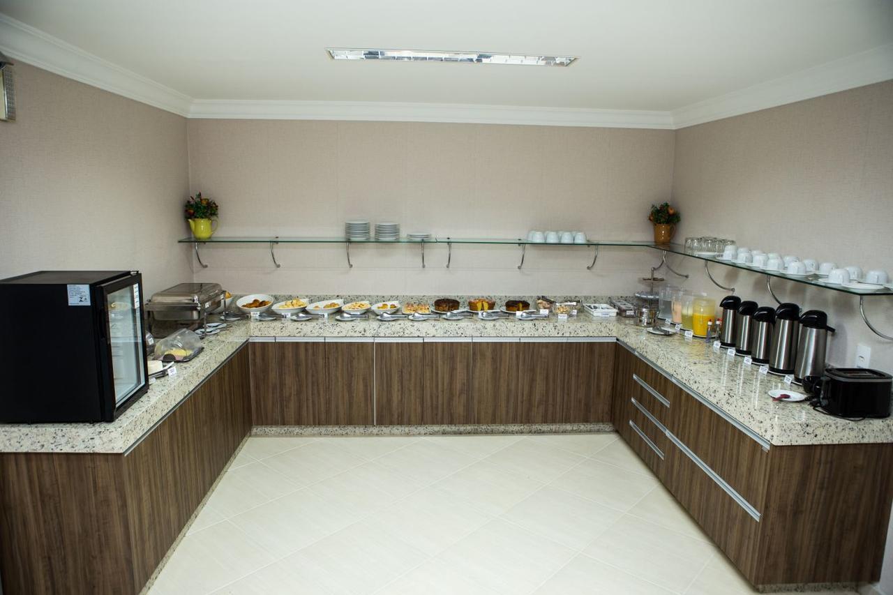 Hotel Avenida Joao Pinheiro Esterno foto